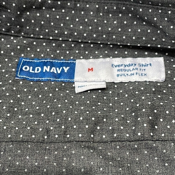 NEW Mens Old Navy Button Ip Everyday Shirt Regular Fit Size MED Gray/White Dots - Picture 9 of 10